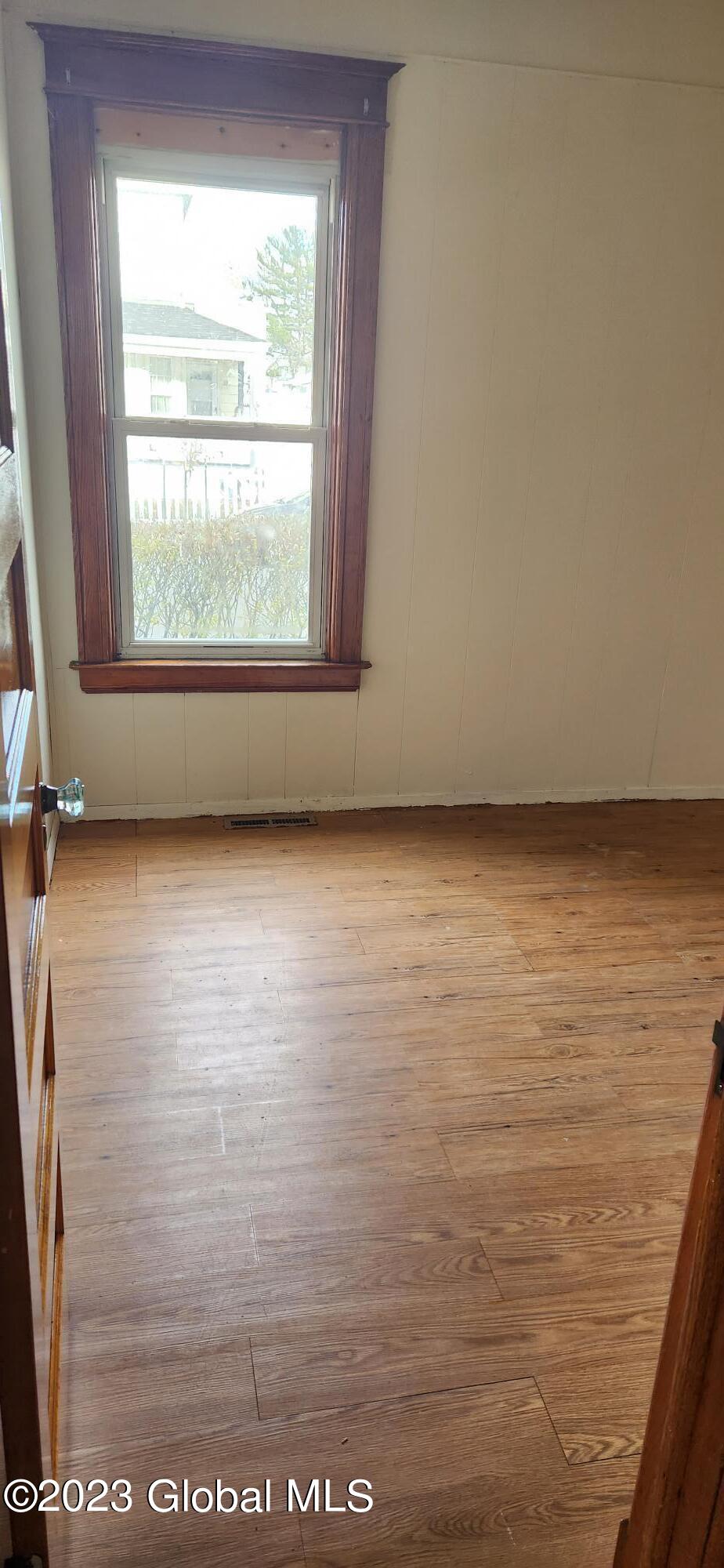 1827 Becker Street Schenectady, NY 12304 - Photo 18 of 25 20221201_094819