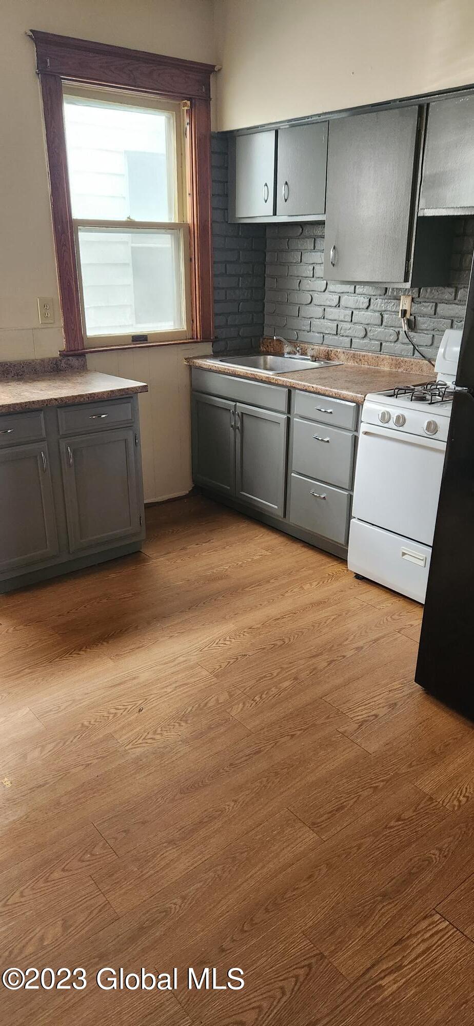 1827 Becker Street Schenectady, NY 12304 - Photo 21 of 25 20221201_094838