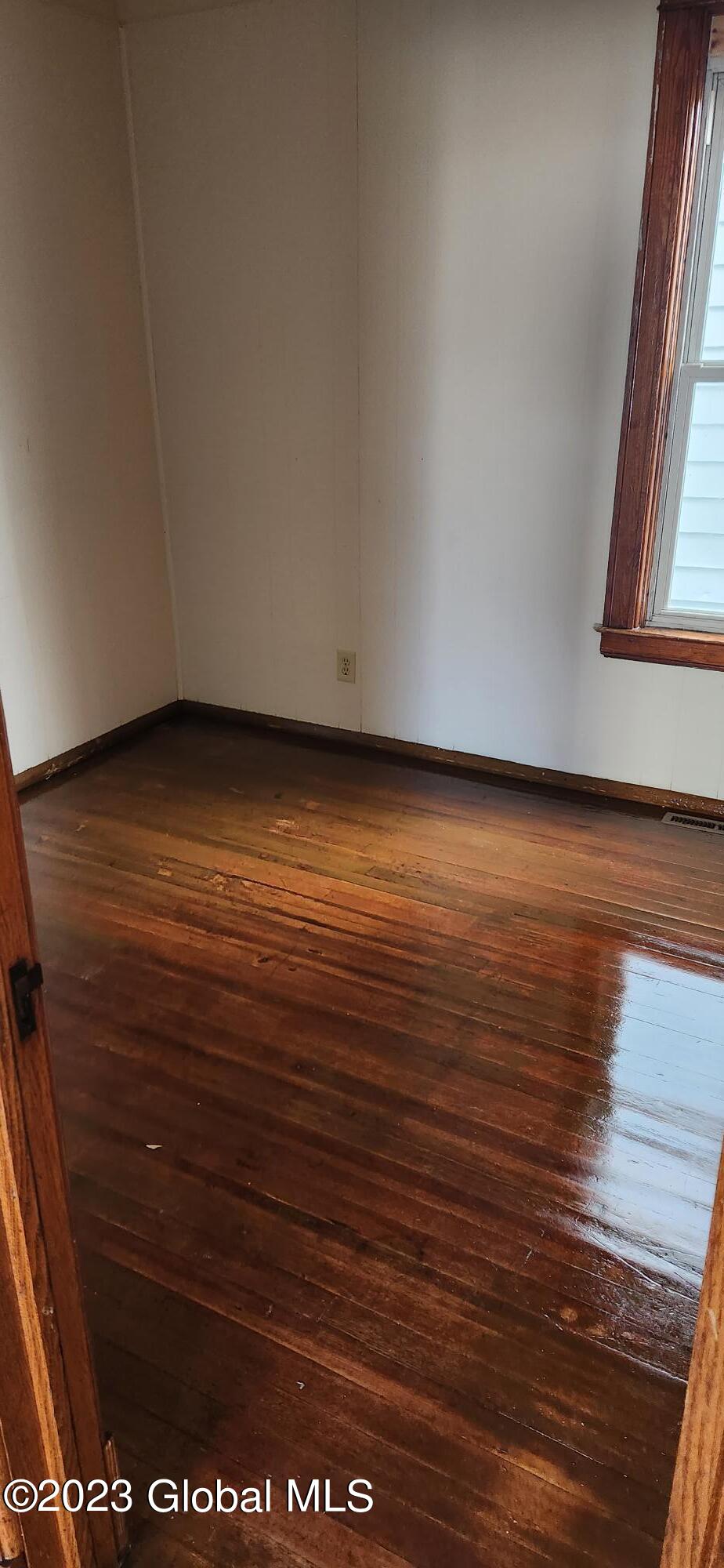 1827 Becker Street Schenectady, NY 12304 - Photo 22 of 25 20221201_094810