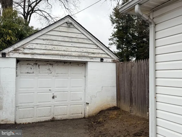 a view of house with a outdoor space