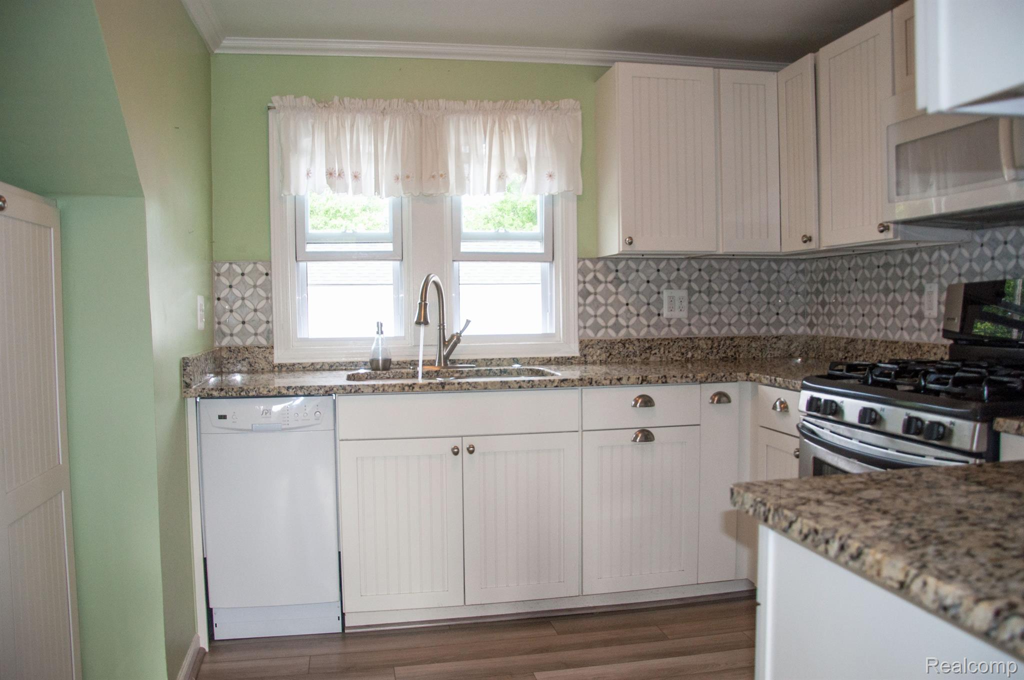1235 Harding Avenue Rochester, MI 48307 - Photo 15 of 81 Gallery Image 15