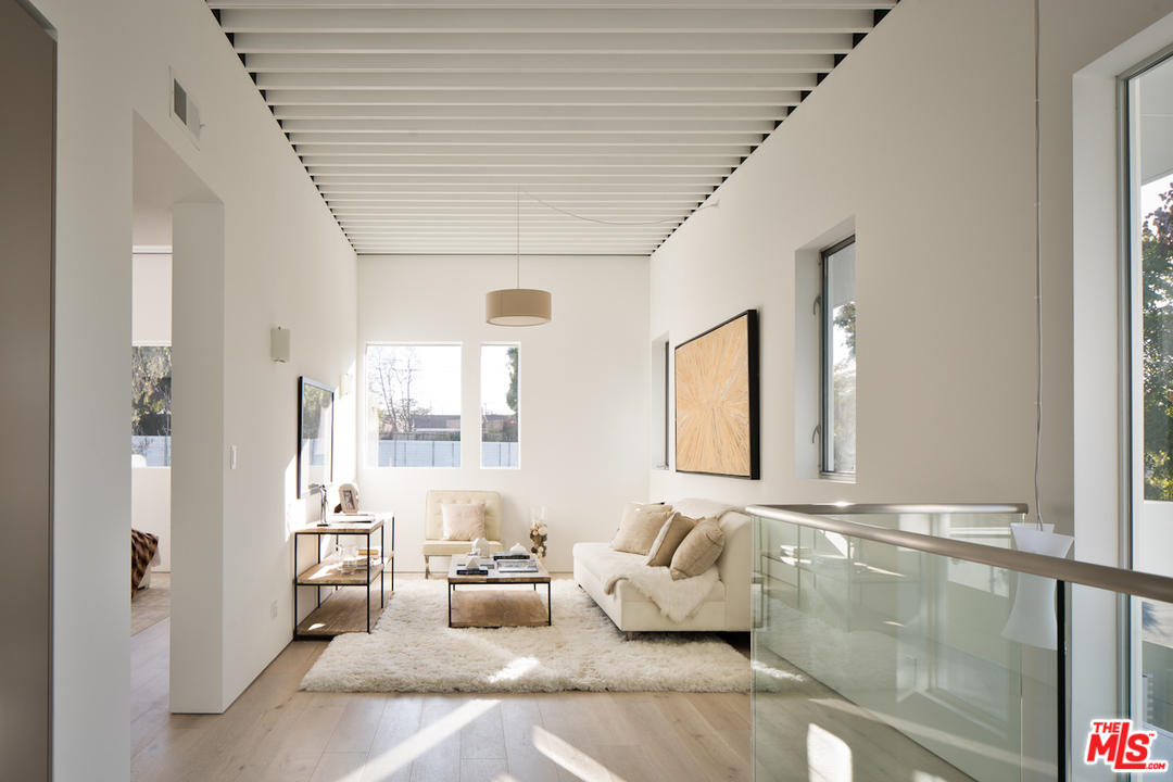 10609 Northvale Road Los Angeles, CA 90064 - Photo 12 of 19 Gallery Image 12