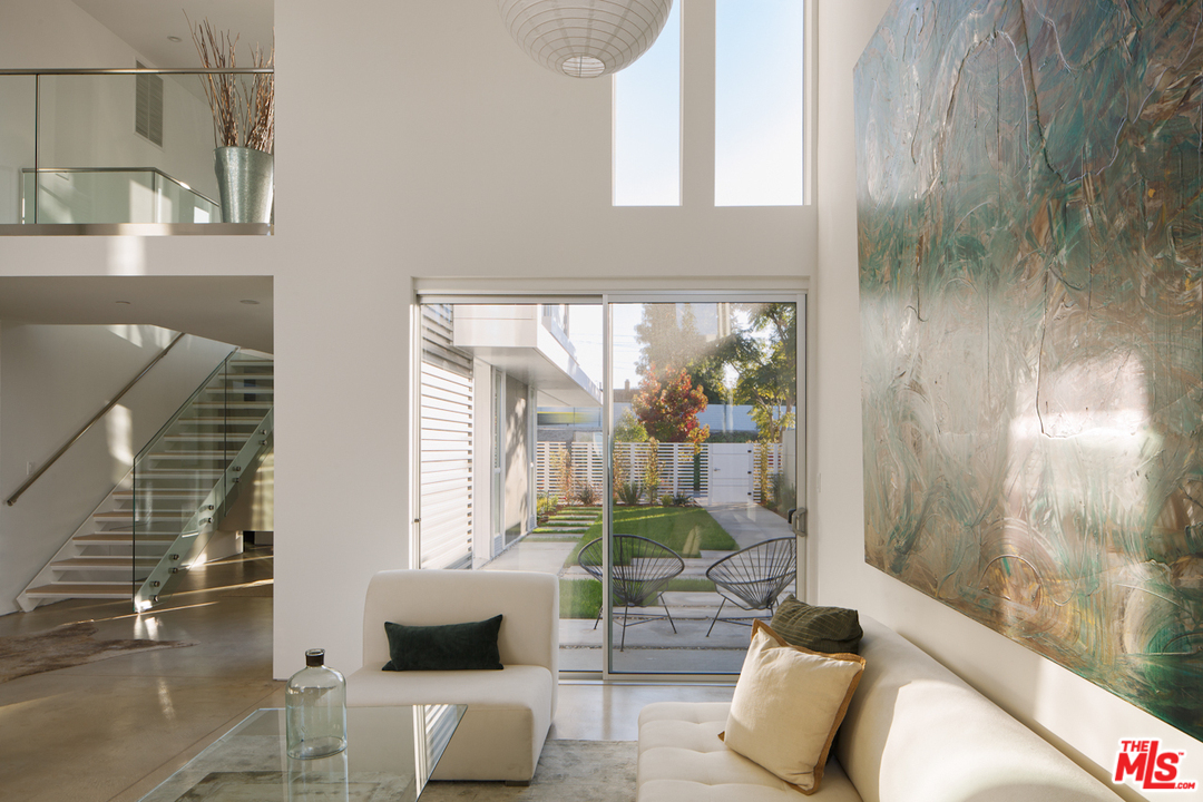 10609 Northvale Road Los Angeles, CA 90064 - Photo 14 of 19 Gallery Image 14
