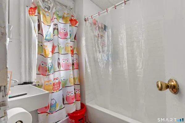 $559,900 | 1036-1038 Maplewood Avenue, Bridgeport, CT 06605