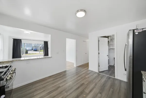 $270,000 | 349 Woodland Drive, Grayslake, IL 60030