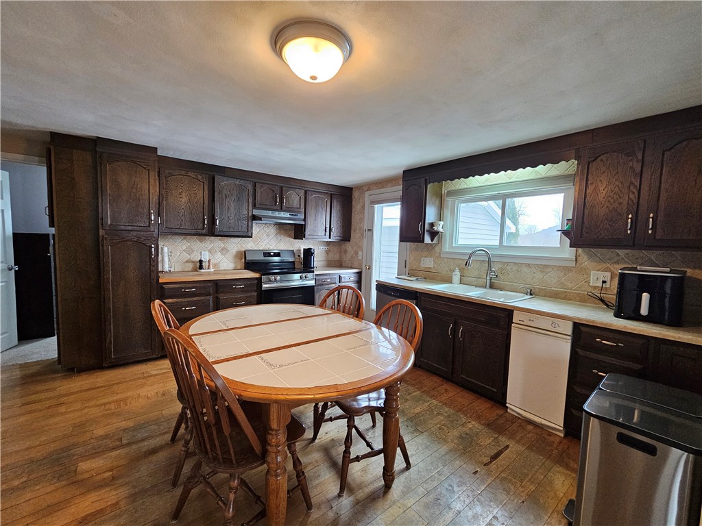 142 Ridge Circle Horseheads, NY 14845 - Photo 2 of 24