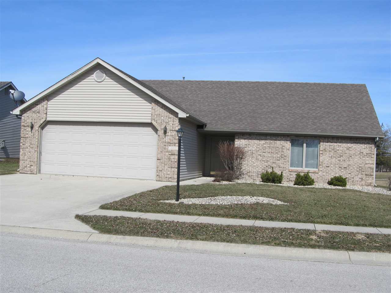 1452 Fairway Drive Decatur, IN 46733 - Photo 2 of 10