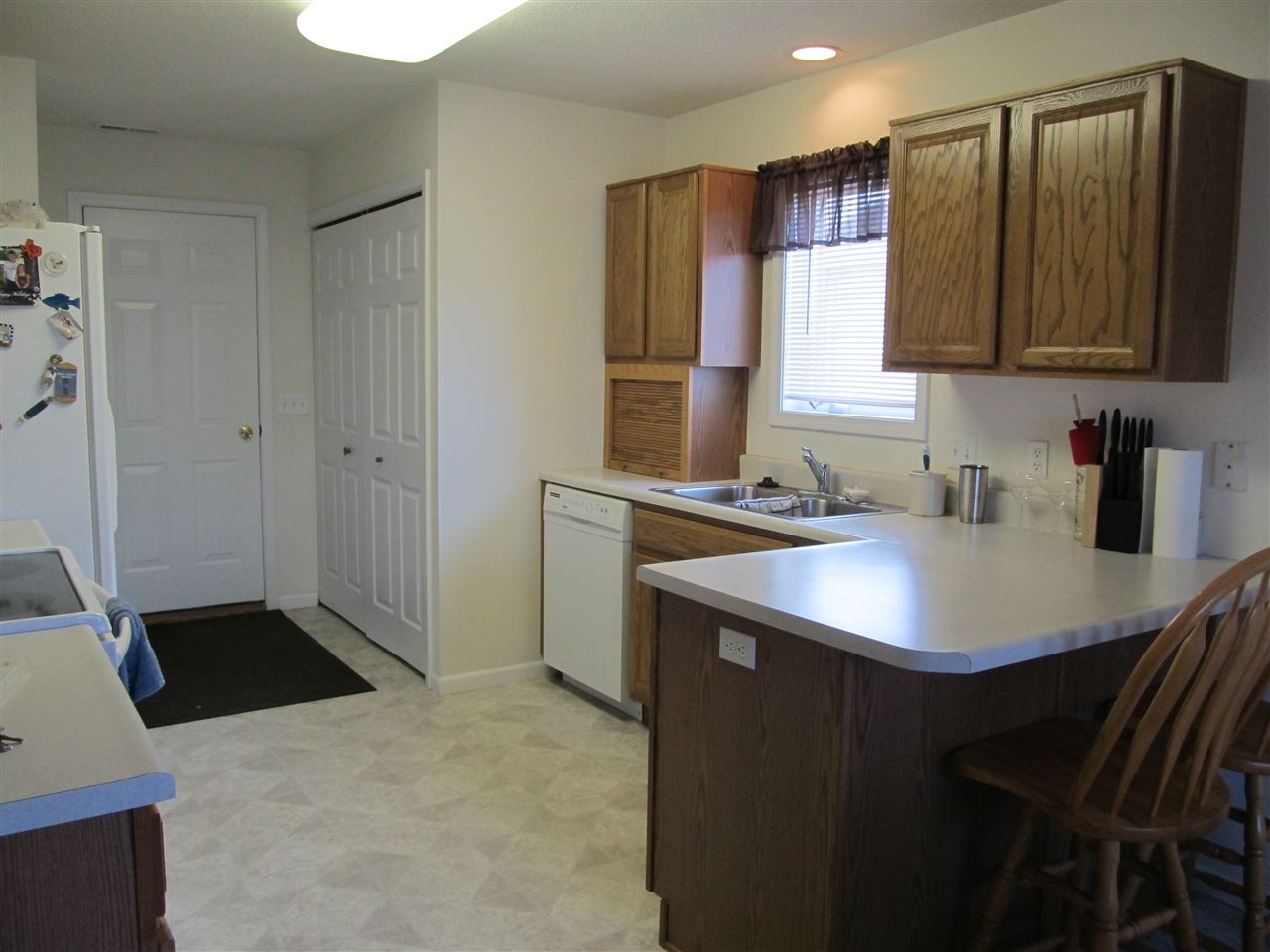 1452 Fairway Drive Decatur, IN 46733 - Photo 3 of 10