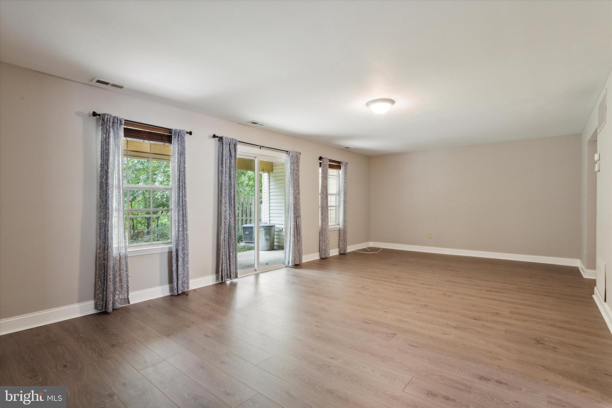 14 Summit Court Clementon, NJ 08021 - Photo 6 of 21 Gallery Image 6