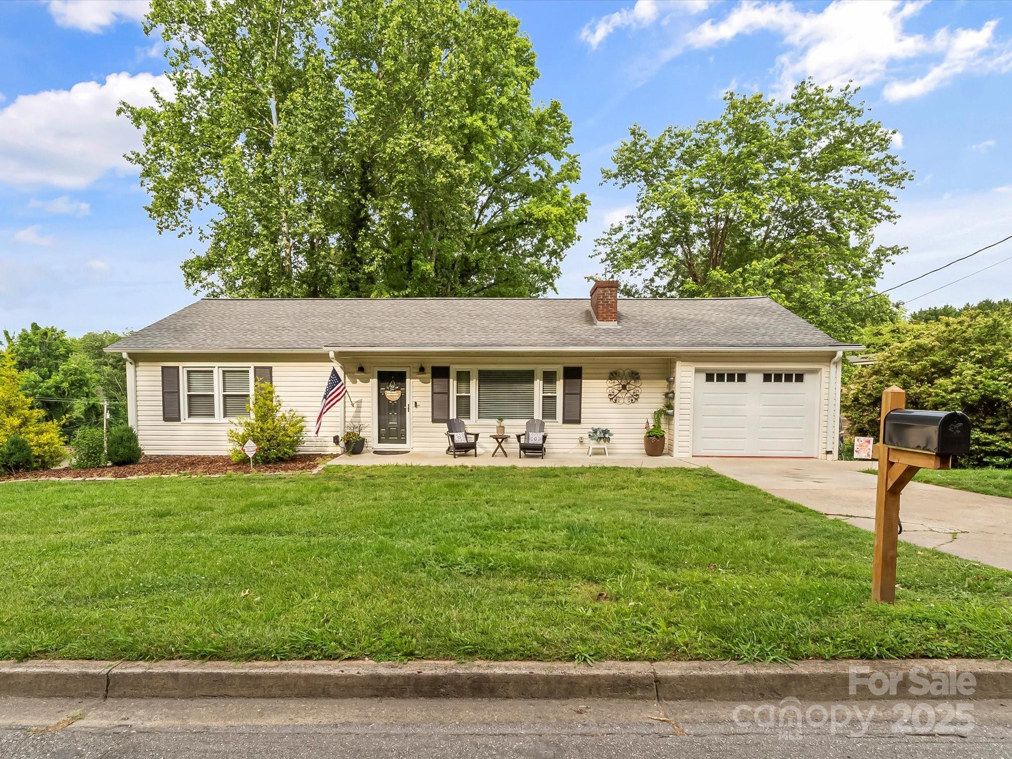 116 Lenoir Road Morganton, NC 28655 - Photo 1 of 31 Gallery Image 1