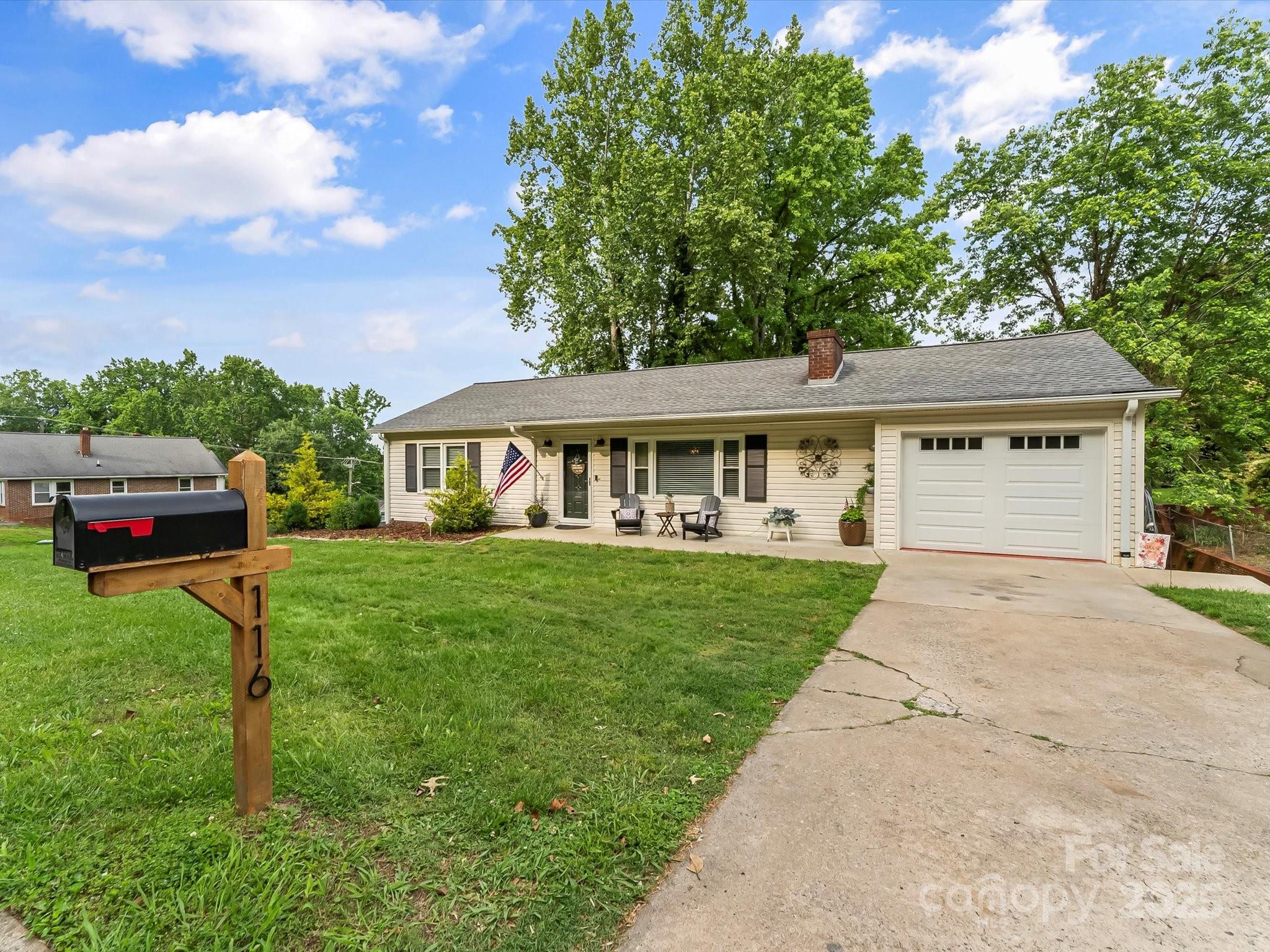 116 Lenoir Road Morganton, NC 28655 - Photo 3 of 31 Gallery Image 3