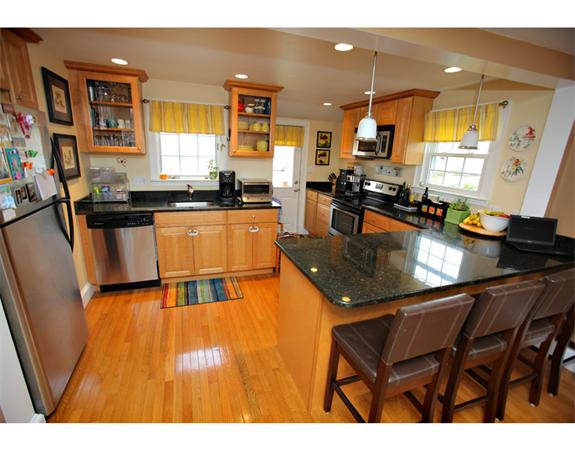 102 Marlborough Road Waltham, MA 02452 - Photo 7 of 17 Gallery Image 7