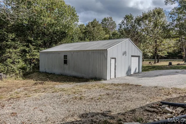 $335,900 | 24901 Englewood Lane, Lebanon, MO 65536