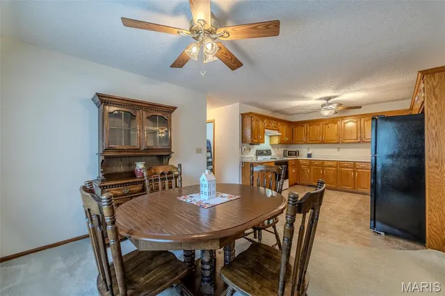 $335,900 | 24901 Englewood Lane, Lebanon, MO 65536