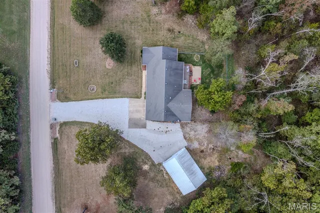 $335,900 | 24901 Englewood Lane, Lebanon, MO 65536