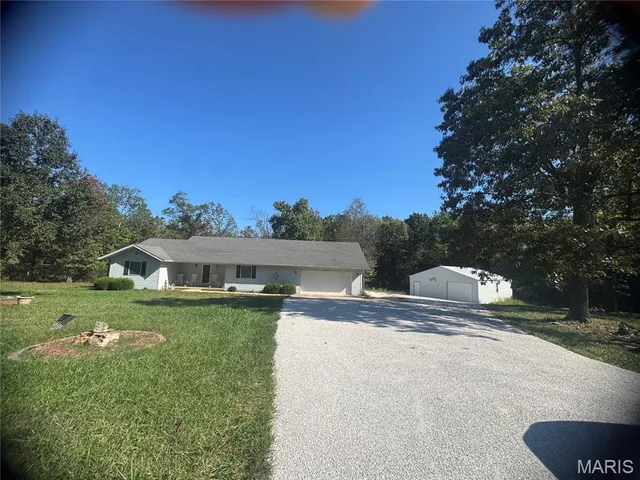 $335,900 | 24901 Englewood Lane, Lebanon, MO 65536