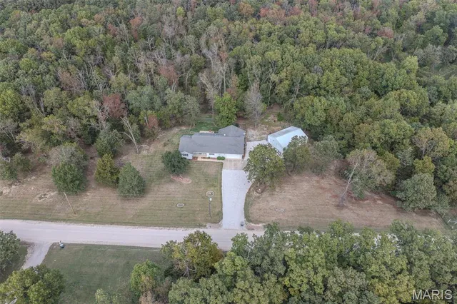 $335,900 | 24901 Englewood Lane, Lebanon, MO 65536