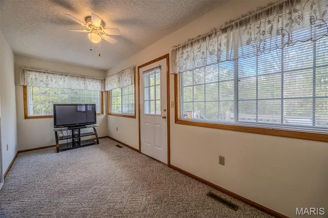 $335,900 | 24901 Englewood Lane, Lebanon, MO 65536