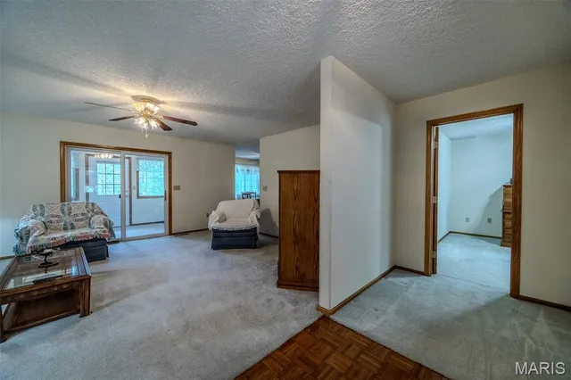 $335,900 | 24901 Englewood Lane, Lebanon, MO 65536