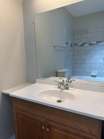 $1,995 | 6568 West Shore Circle, Tampa, FL 33616