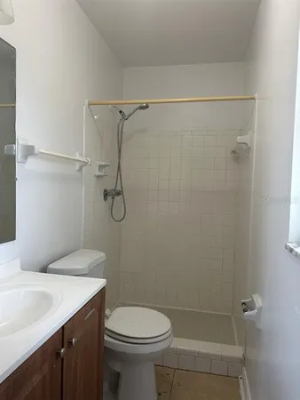 $1,995 | 6568 West Shore Circle, Tampa, FL 33616