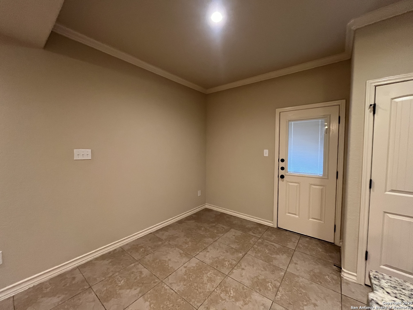 6514 Marcel Way, Unit 103 San Antonio, TX 78233 - Photo 7 of 28 a view of an empty room