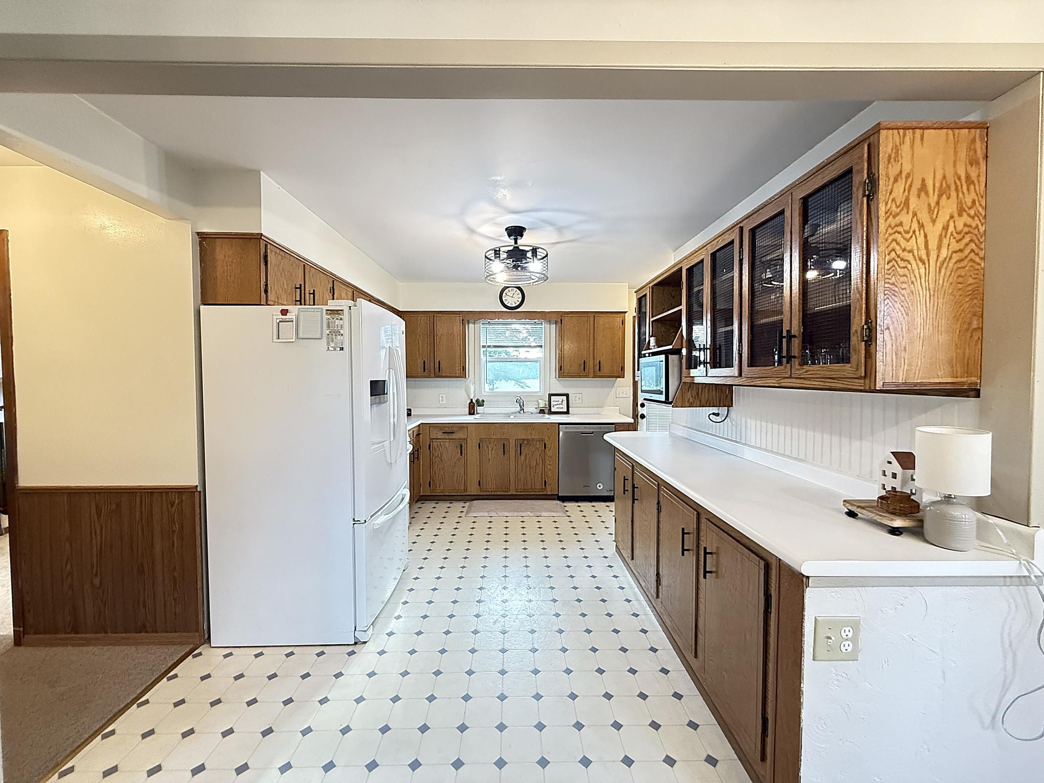 421 9th Avenue Madison, MN 56256 - Photo 17 of 65