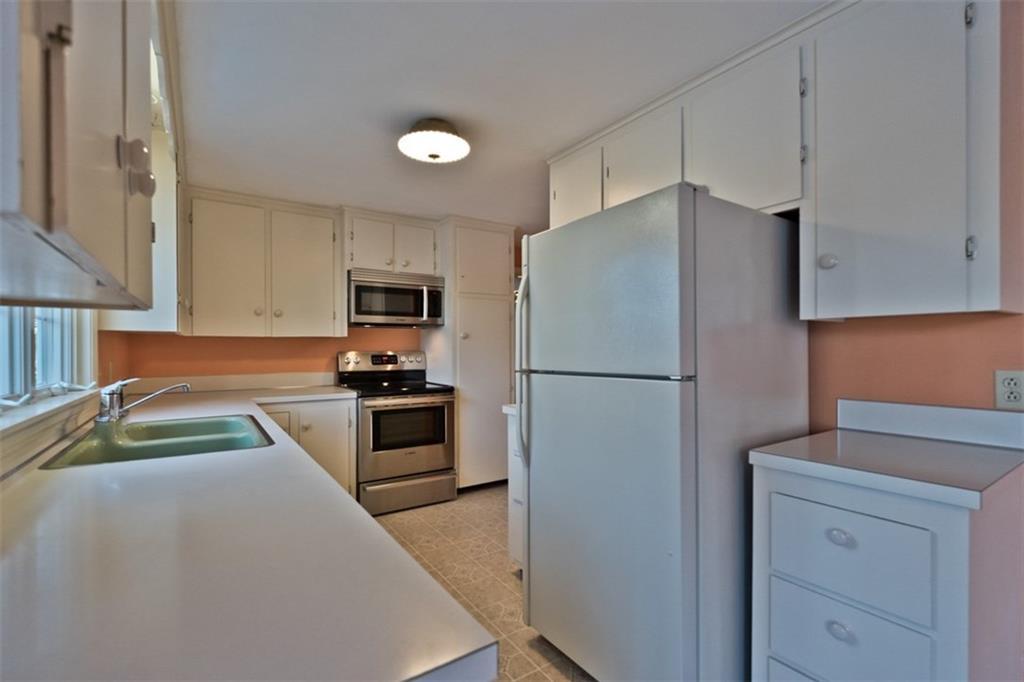 8 Katahdin Road Cape Elizabeth, ME 04107 - Photo 12 of 35 Bosch Appliances