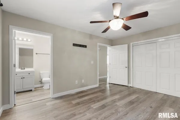 $1,600 | 3005 North Molleck Drive, Peoria, IL 61604