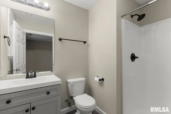 $1,600 | 3005 North Molleck Drive, Peoria, IL 61604