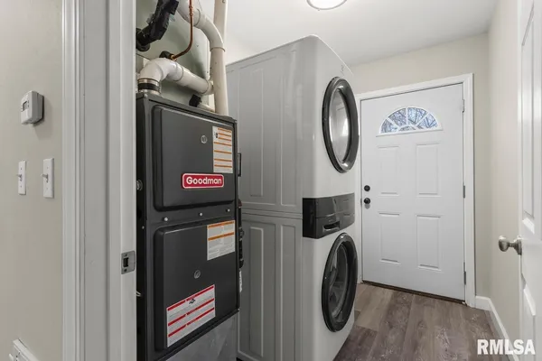 $1,600 | 3005 North Molleck Drive, Peoria, IL 61604