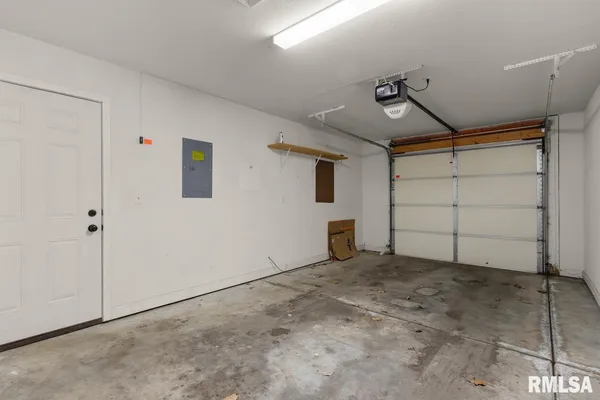 $1,600 | 3005 North Molleck Drive, Peoria, IL 61604