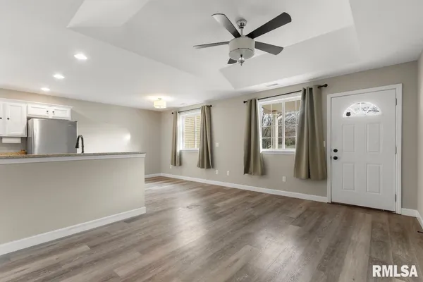 $1,600 | 3005 North Molleck Drive, Peoria, IL 61604