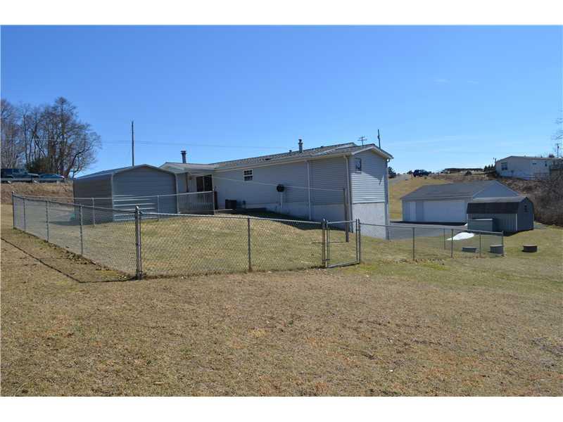 431 Bonniebrook Road Butler, PA 16002 - Photo 18 of 22 Yard/Garden.