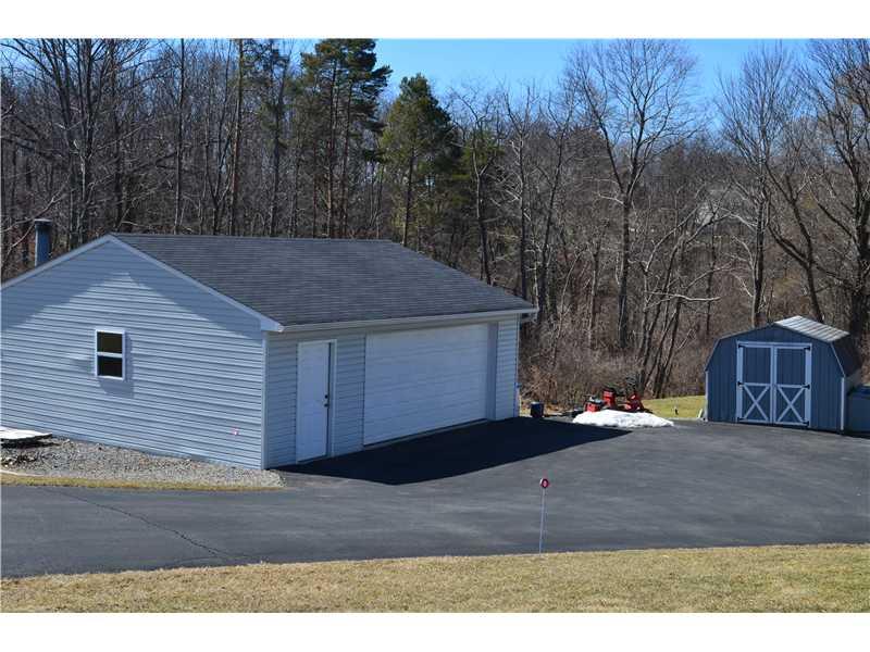 431 Bonniebrook Road Butler, PA 16002 - Photo 20 of 22 Parking Lot/Garage.