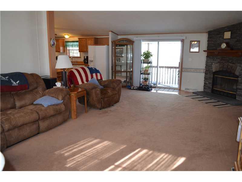 431 Bonniebrook Road Butler, PA 16002 - Photo 5 of 22 Living Room.