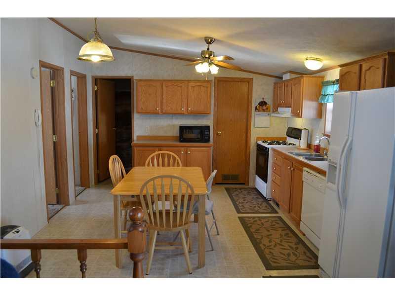431 Bonniebrook Road Butler, PA 16002 - Photo 8 of 22 Kitchen.
