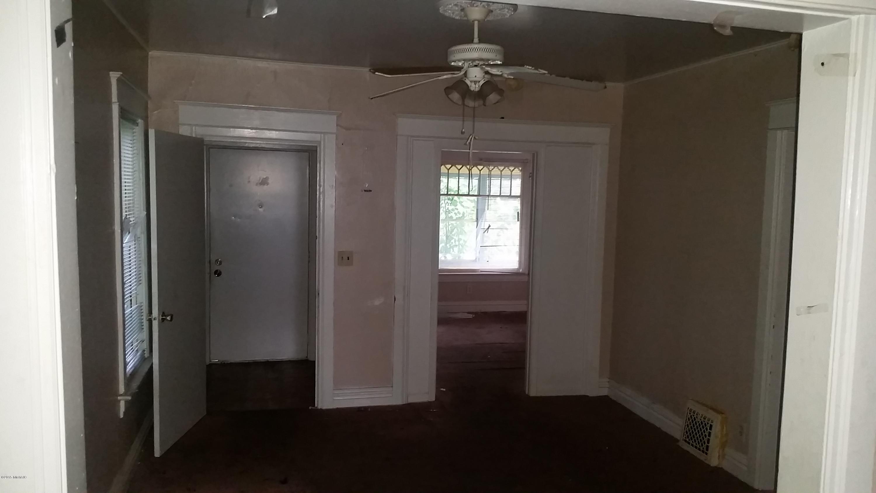 517 Reed Street Kalamazoo, MI 49001 - Photo 12 of 17 20150818_192811