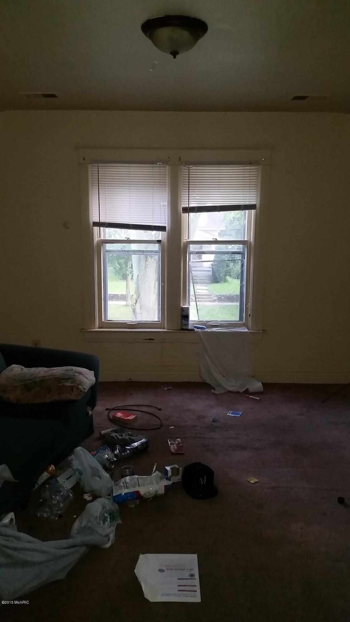 517 Reed Street Kalamazoo, MI 49001 - Photo 2 of 17 20150818_192325