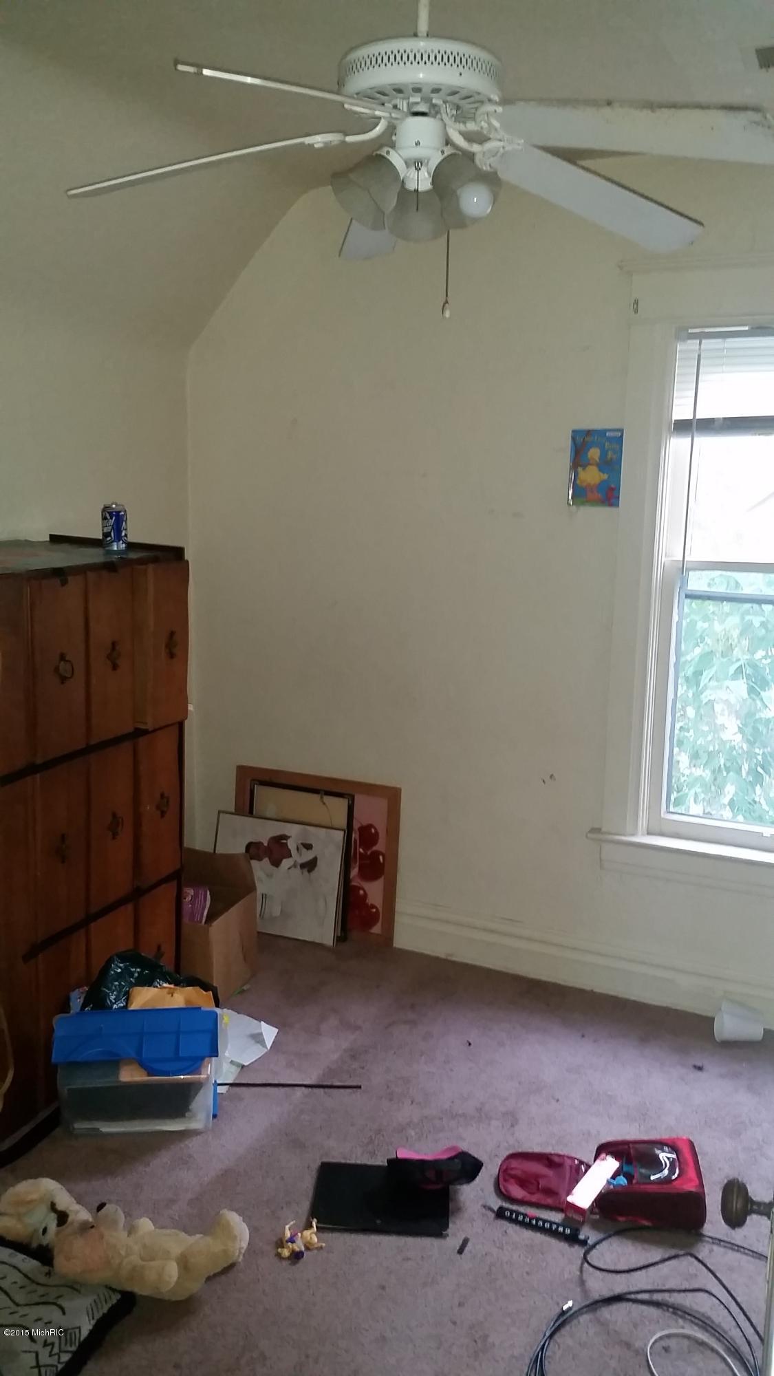 517 Reed Street Kalamazoo, MI 49001 - Photo 4 of 17 20150818_192338