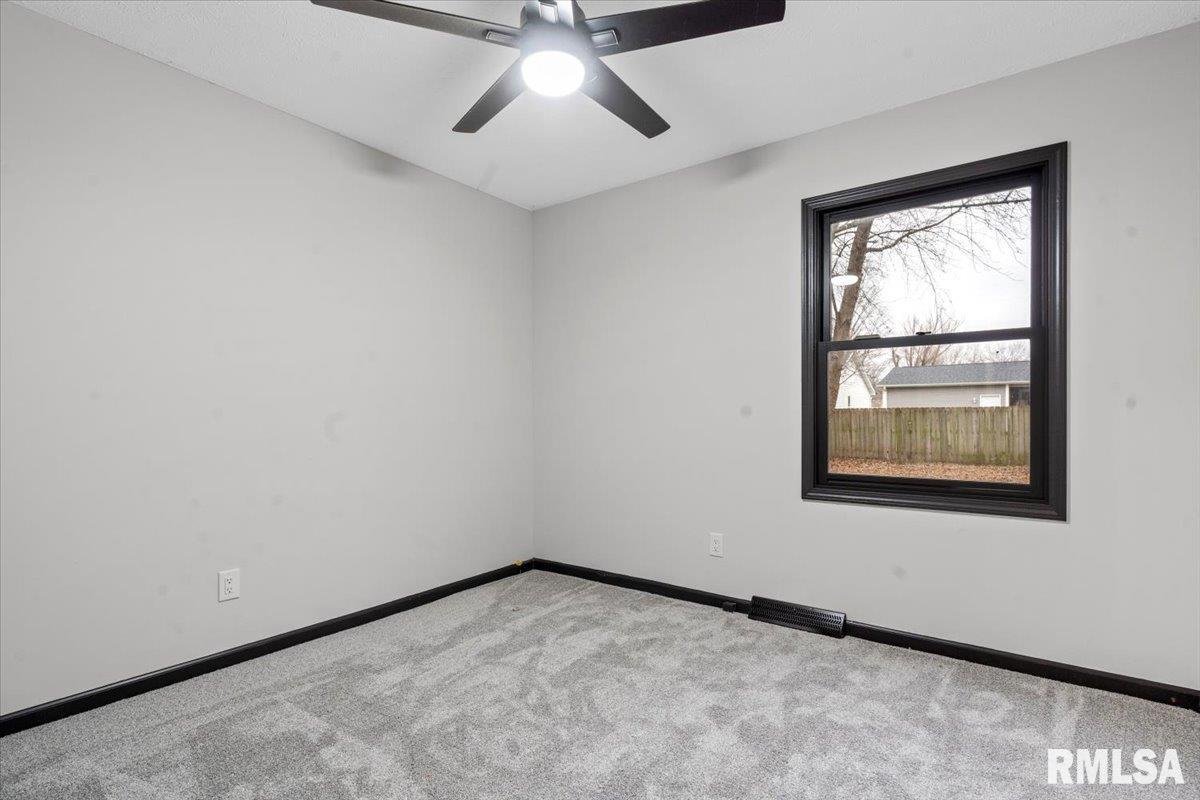 1112 Mildred Court Springfield, IL 62712 - Photo 24 of 31 Gallery Image 24