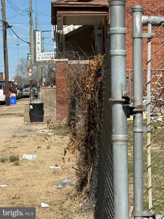 a view of a pathway along a building