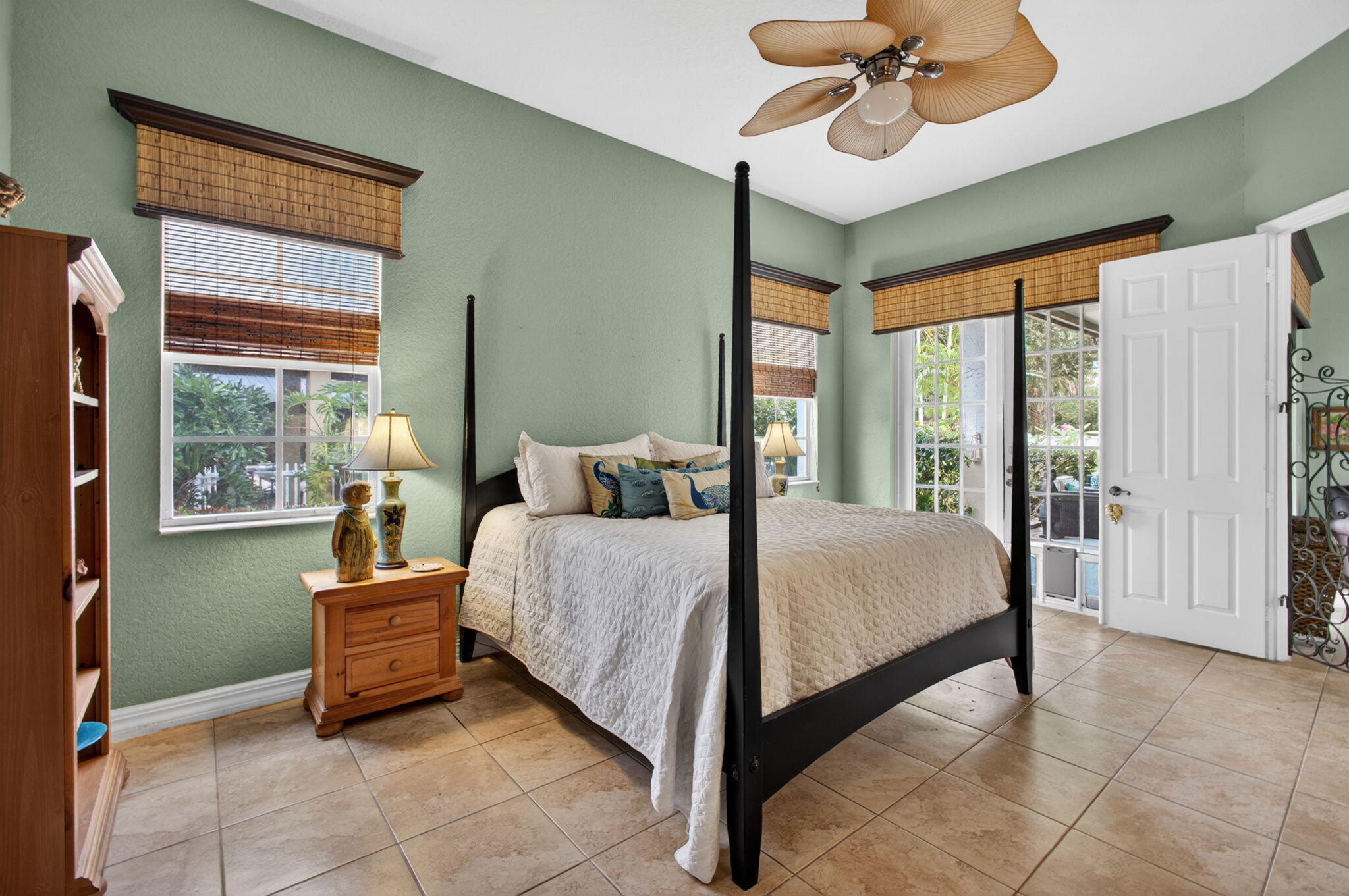 127 Arklow Avenue Jupiter, FL 33458 - Photo 16 of 36 42-web-or-mls-5D1A7307