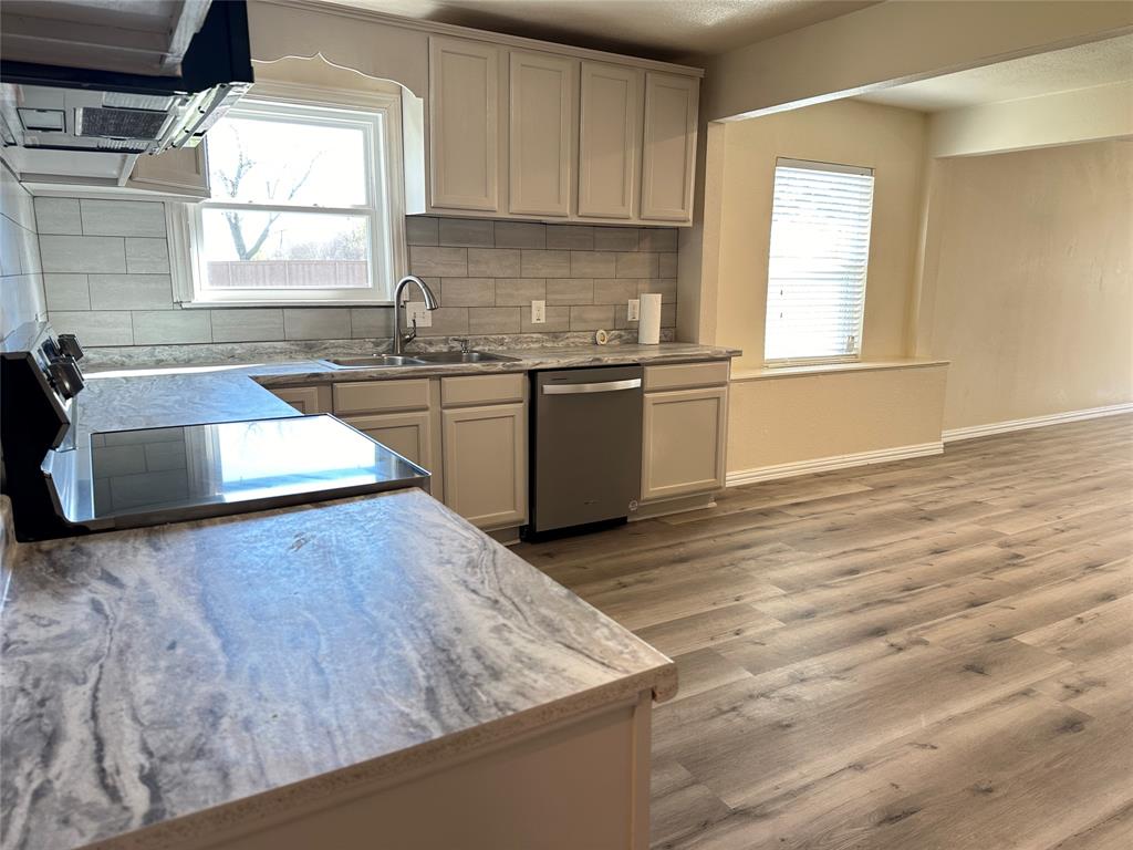 4706 Sachse Road Sachse, TX 75048 - Photo 8 of 22