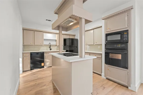 $2,100 | 19415 Enchanted Oaks Drive, Spring, TX 77388