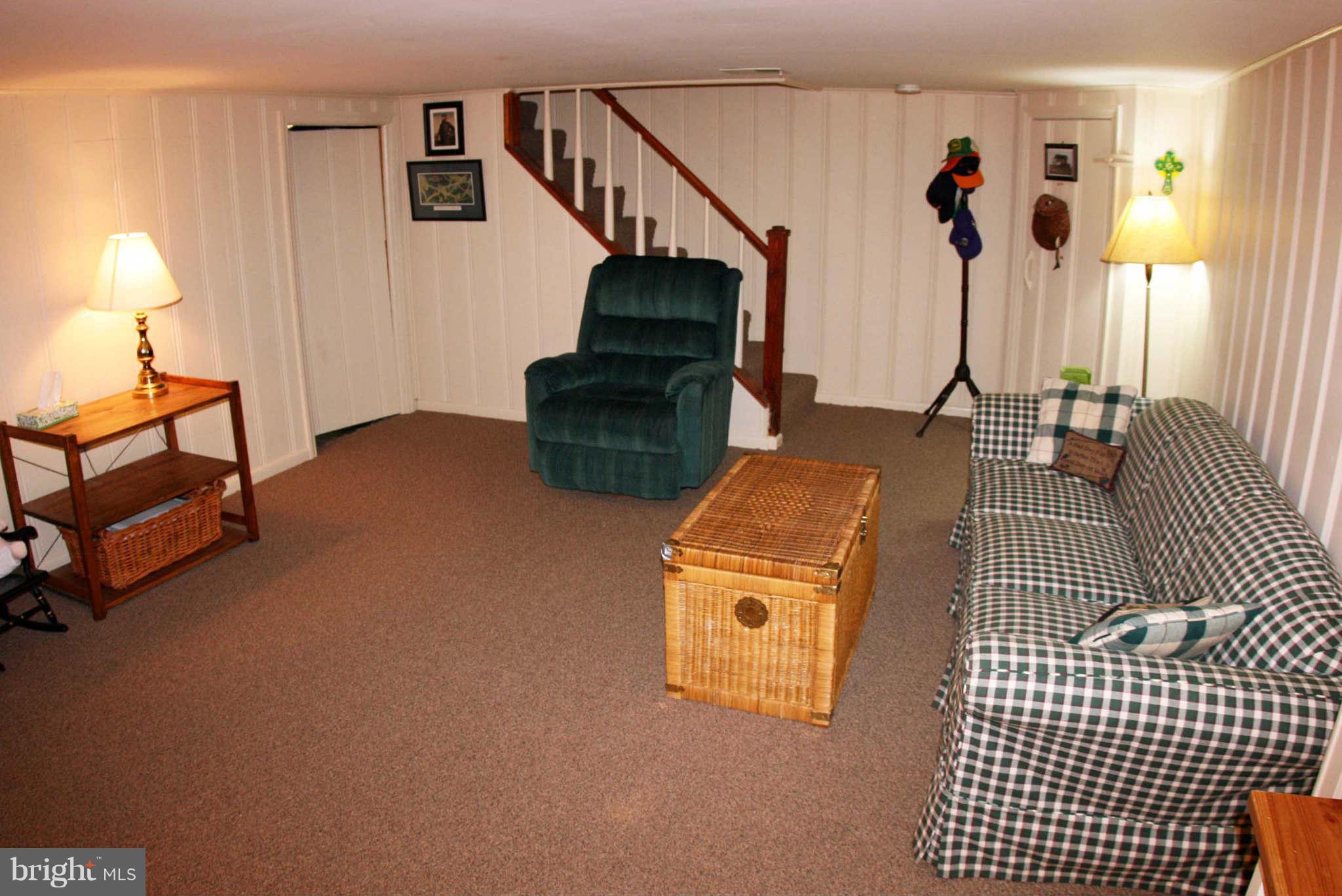 1835 Glen Ridge Road Baltimore, MD 21286 - Photo 27 of 30 a living room with furniture
