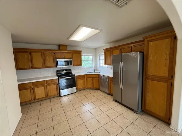 $850 | 1313 North Sal Street, Unit 4, Edinburg, TX 78541