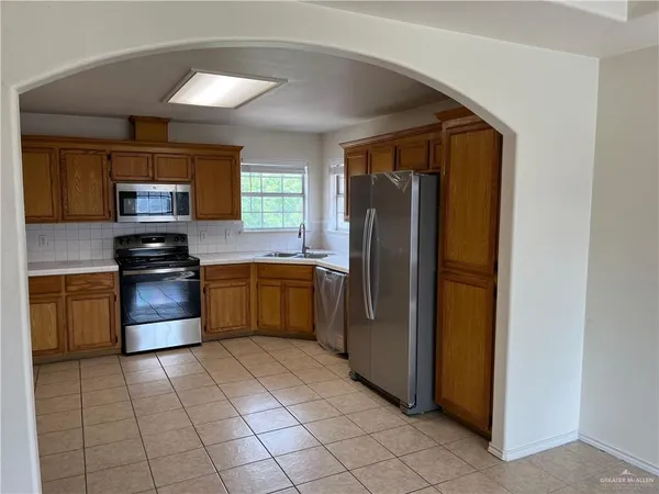 $850 | 1313 North Sal Street, Unit 4, Edinburg, TX 78541