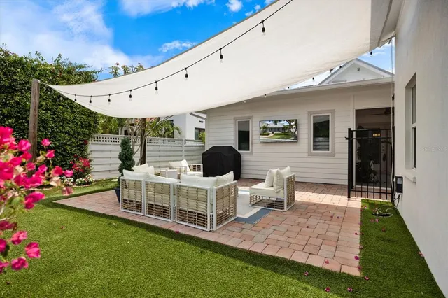 $1,899,000 | 1841 Datura Street, Sarasota, FL 34239