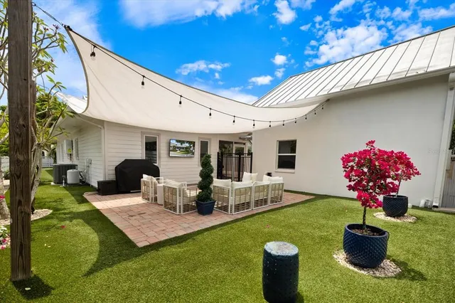 $1,899,000 | 1841 Datura Street, Sarasota, FL 34239